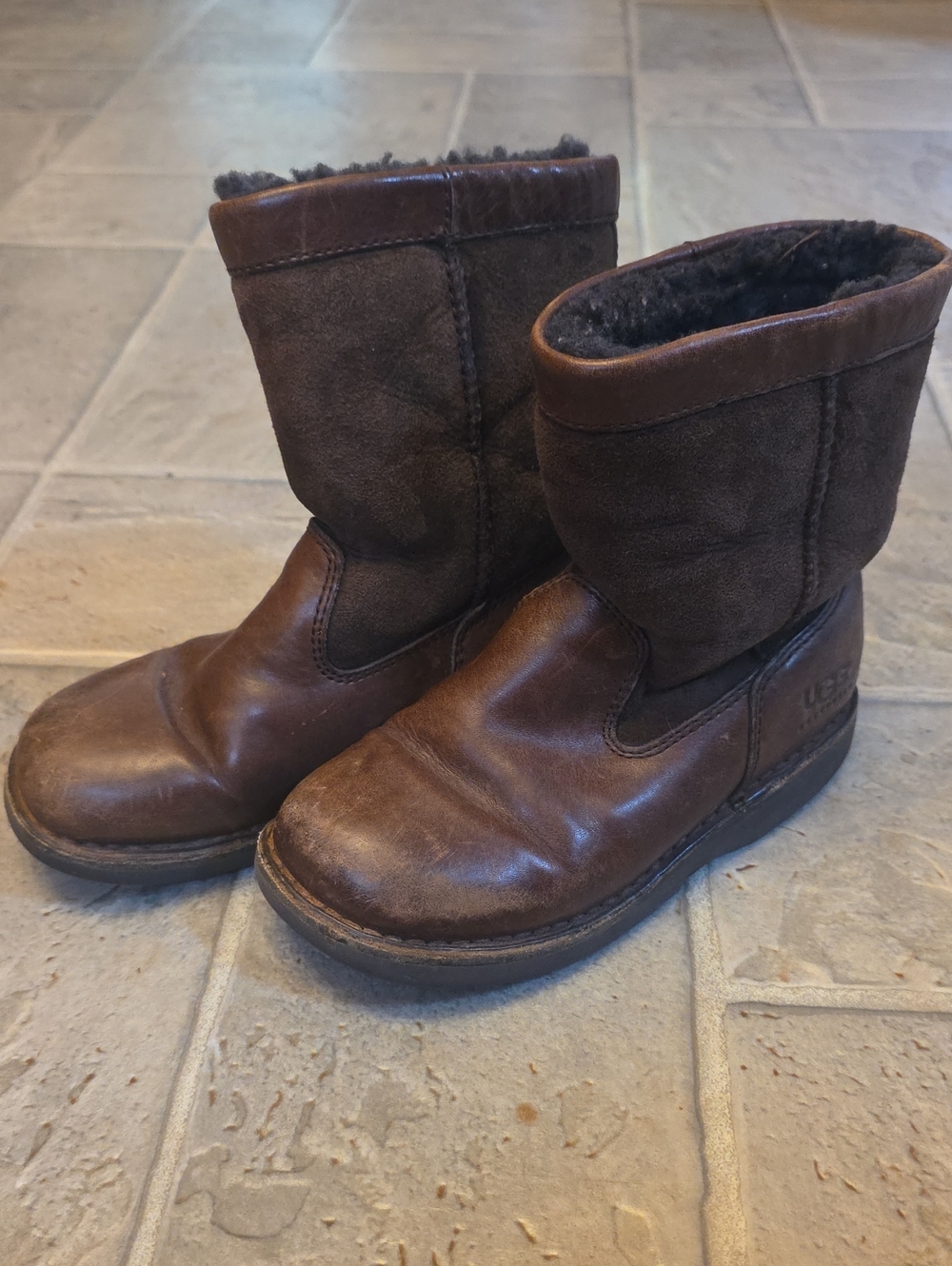UGG Kids Riverton Brown Leather/Suede Boots